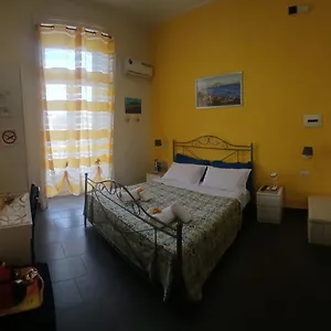 Ale , Napoli Italia